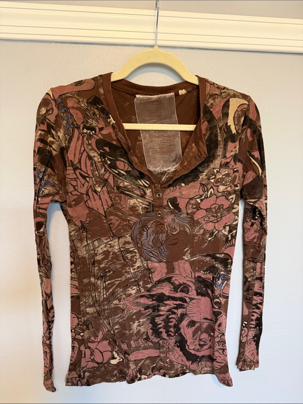 Tattoo inspired Long-Sleeve Henley Street Graphic Top in Dusty Rose and Brown